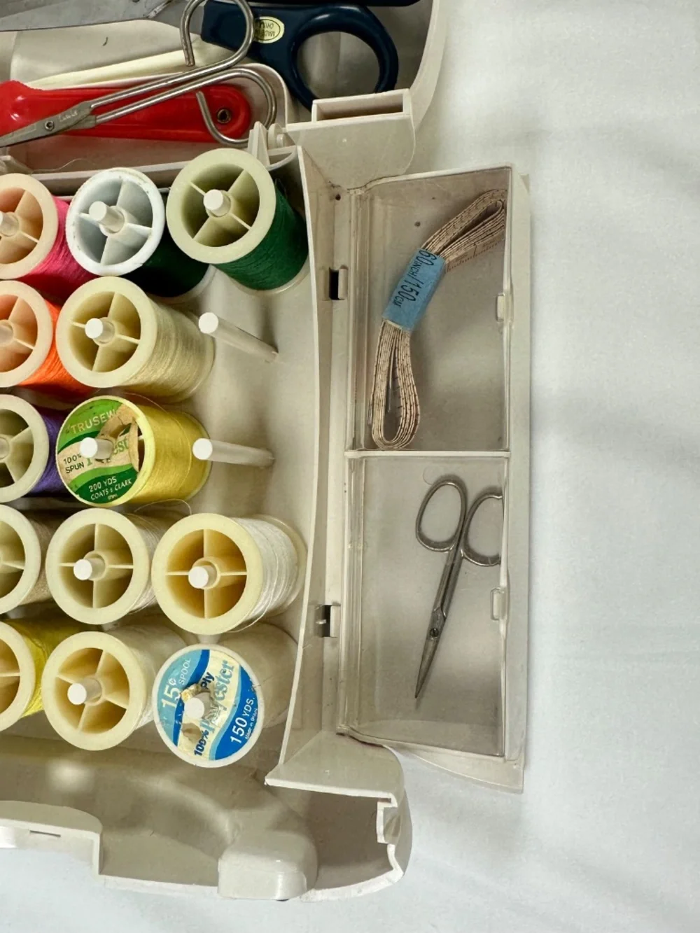 Singer Sew Essentials Folding Sewing Storage Box Kit Thread Organizer Case.